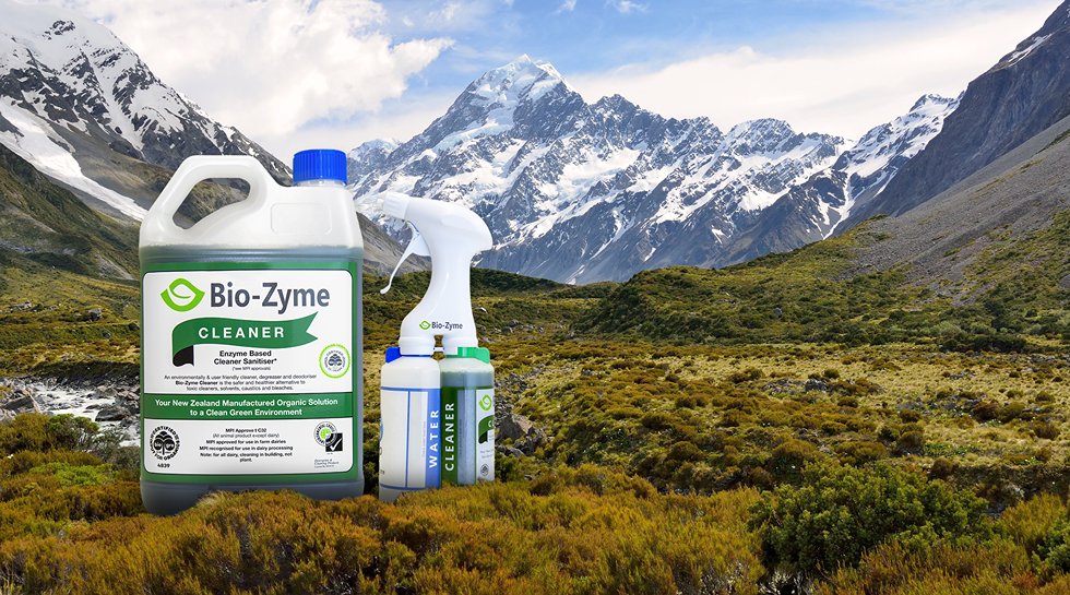 The 5L Cleaner and Foamer Dual Chamber Cleaner in a mountain background